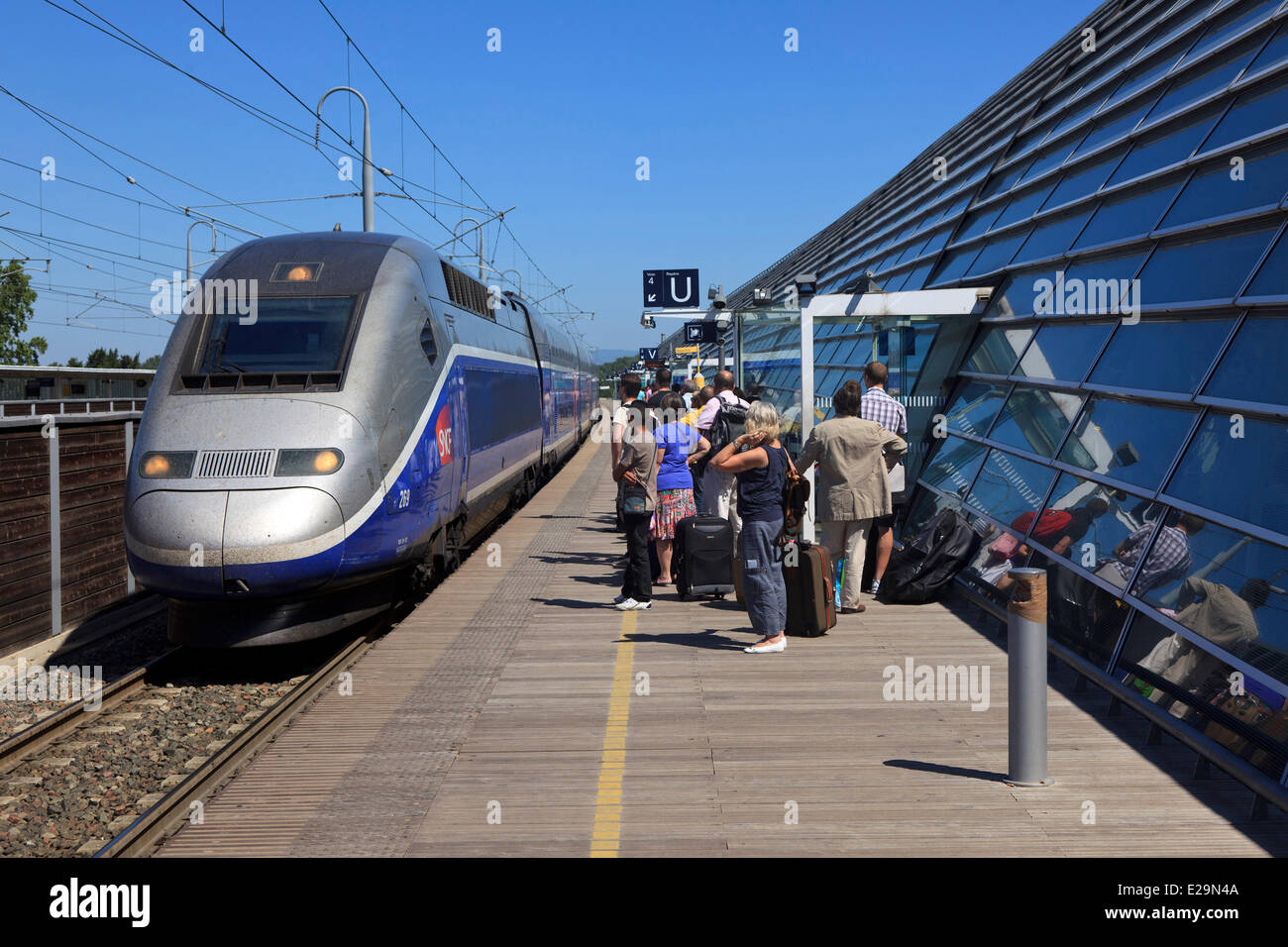 Francia, Vaucluse, la estación de tren TGV de Avignon por arquitectos