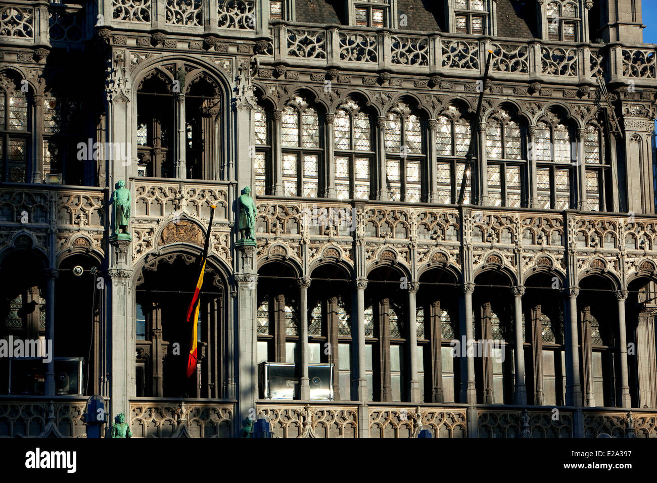 Bélgica, Bruselas, Grand Place, catalogada como Patrimonio de la Humanidad por la UNESCO, la casa del rey alberga el museo de la ciudad Foto de stock