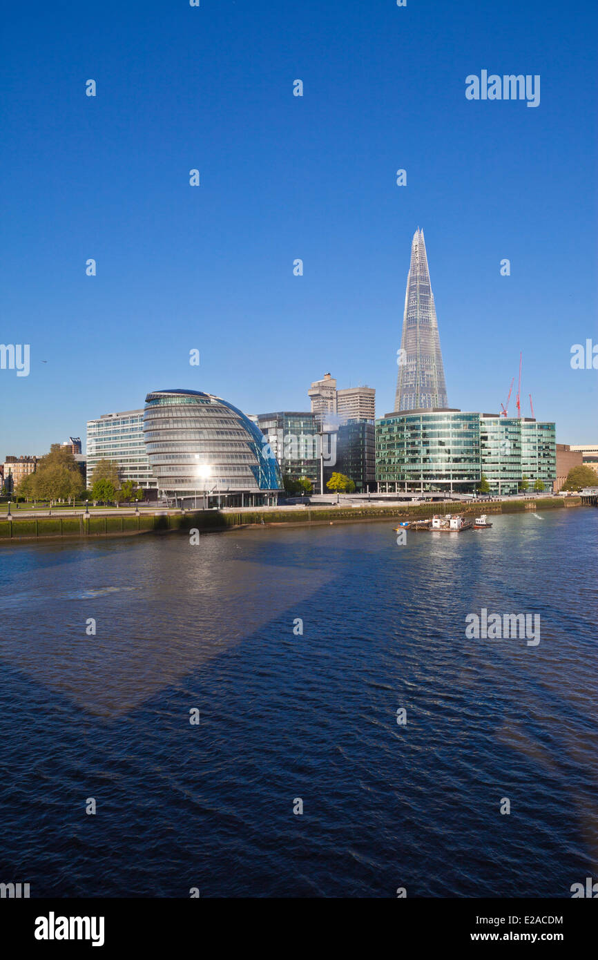 Naciones Kingdown, Londres, Southwark, el Ayuntamiento y la Torre del Puente de Londres compartido por el arquitecto Renzo Piano, la torre más alta de Foto de stock