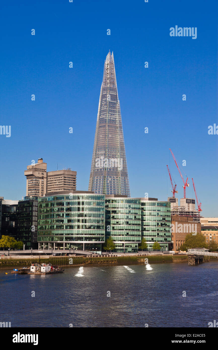 Naciones Kingdown, Londres, Southwark, el Ayuntamiento y la Torre del Puente de Londres compartido por el arquitecto Renzo Piano, la torre más alta de Foto de stock