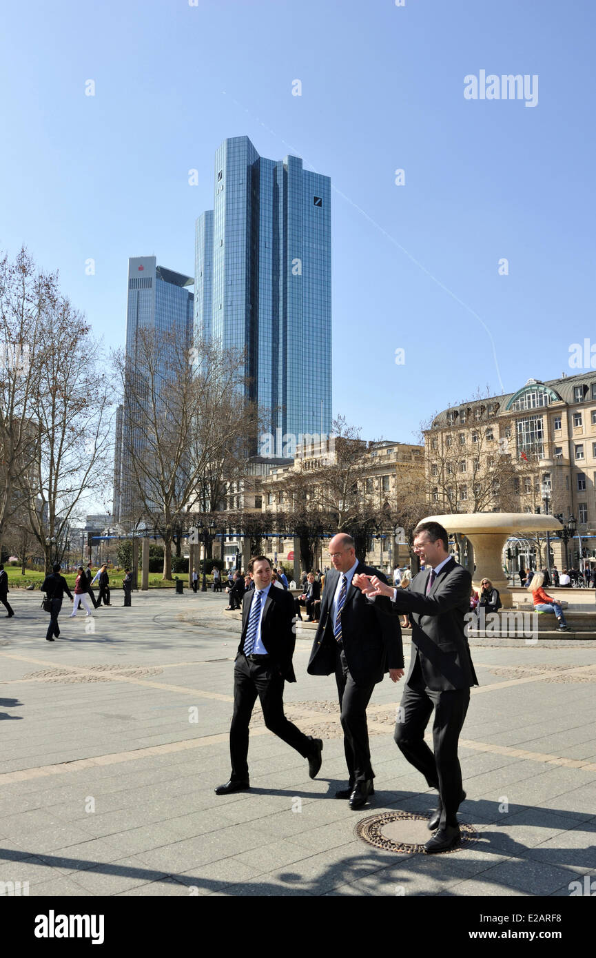 Alemania, Hesse, Frankfurt am Main, Opern Platz (la plaza de la ópera), el distrito financiero Foto de stock