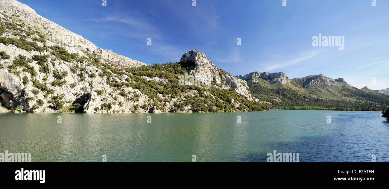 España, Islas Baleares, Mallorca, Gorg Blau, lago y andanada Foto de stock