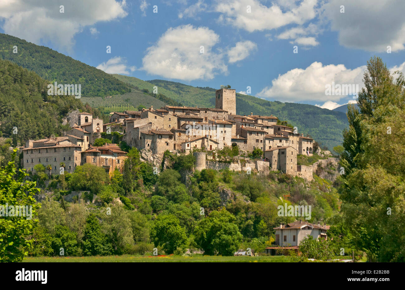 Italia, Umbria, la aldea de Valnerina Arone Foto de stock