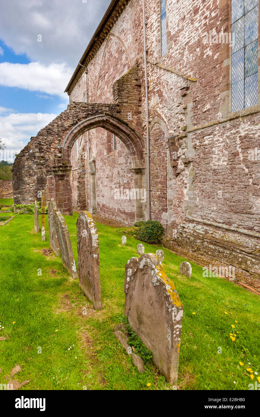 Dore Abbey, una abadía cisterciense en la aldea de Abbey Dore en el Golden Valley, Herefordshire, Gales, Reino Unido, Foto de stock