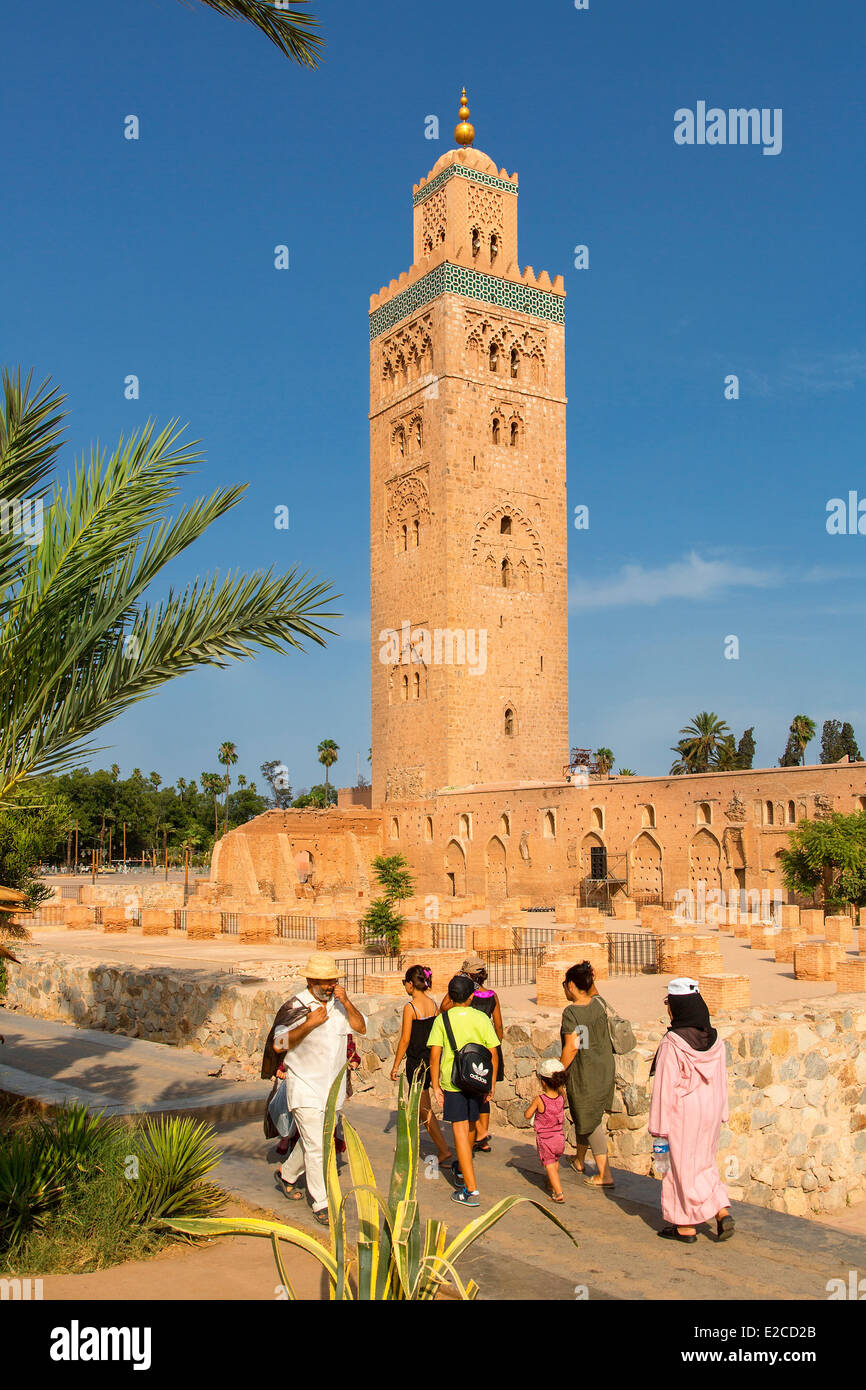 Marruecos, el Alto Atlas, Marrakech, Ciudad Imperial, medina listados como Patrimonio Mundial por la UNESCO, la Mezquita de Koutoubia Foto de stock
