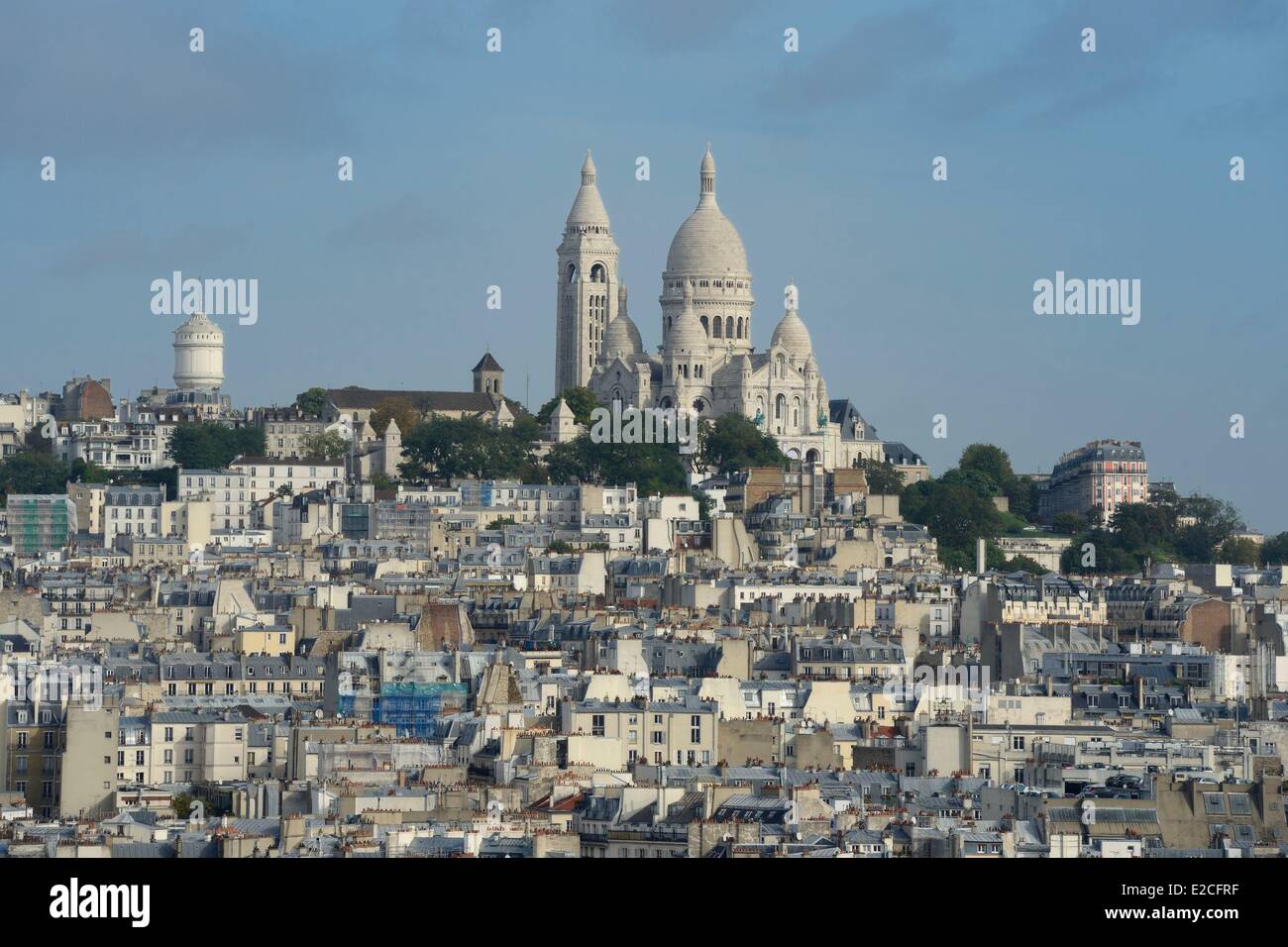 Francia, Paris, la Basilique du Sacre Coeur (Sagrado Corazón) en el Butte Montmartre Foto de stock
