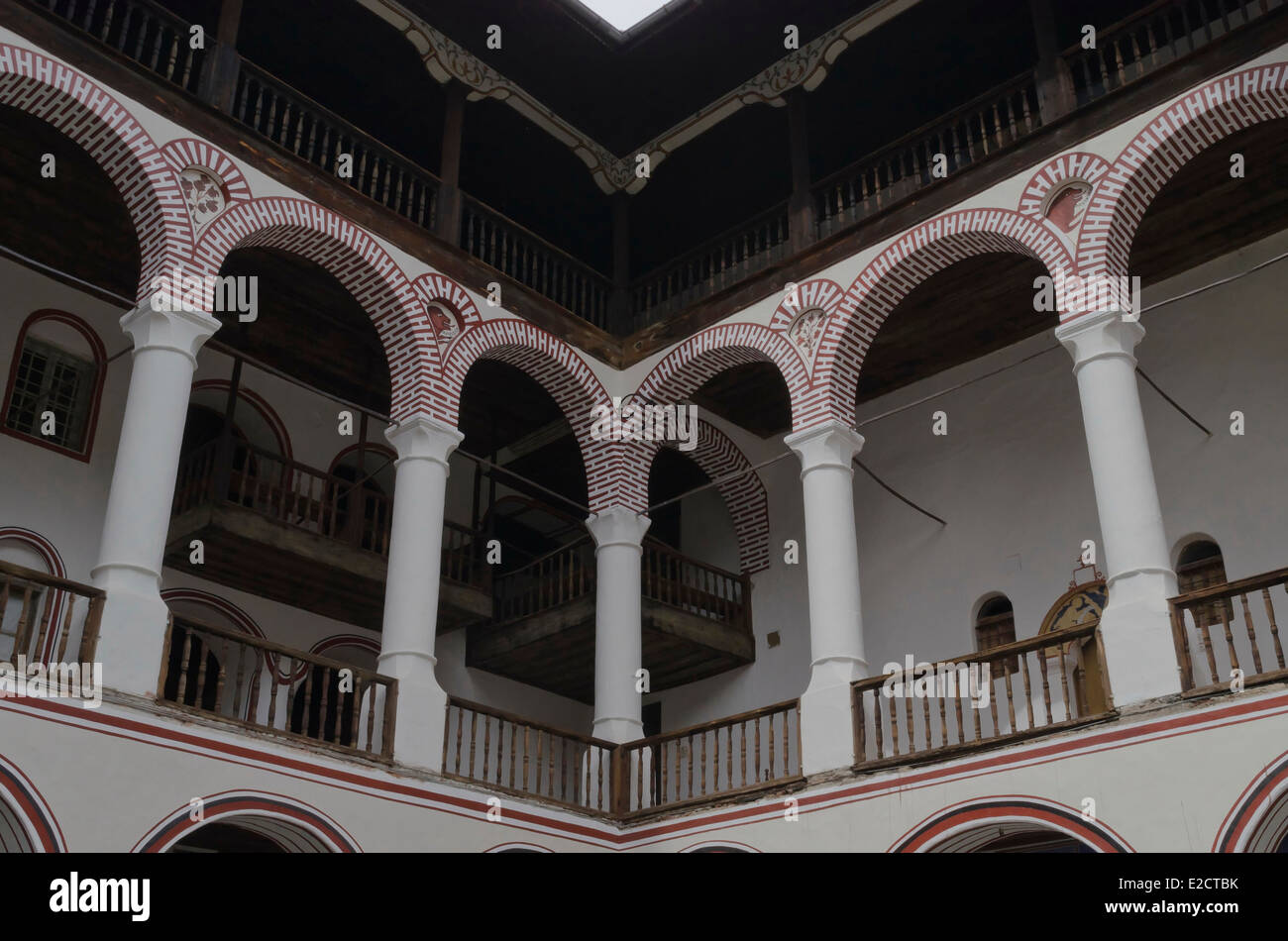 Monasterio de Rila, el más famoso monasterio en Bulgaria Foto de stock