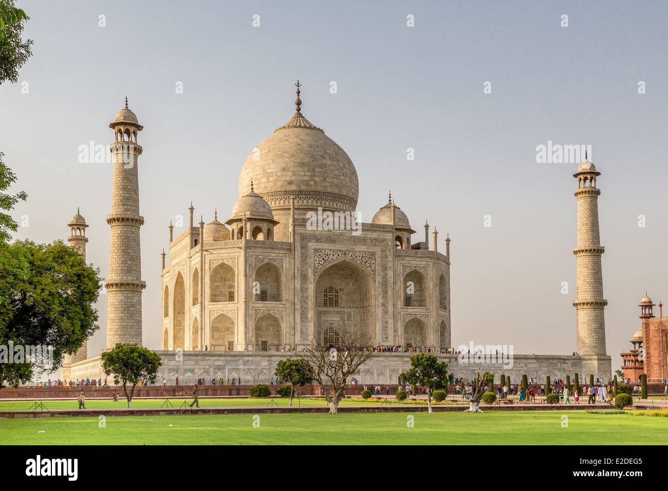 El Taj Mahal, un famoso monumento histórico en la India Foto de stock