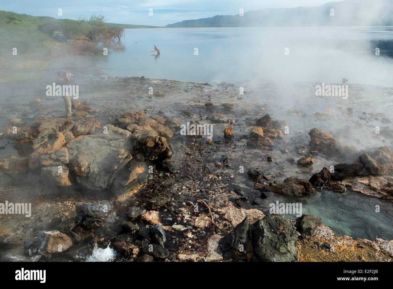 Kenia, el Lago Bogoria, volcanismo, Christine Denis-Huot tomando fotografías Foto de stock