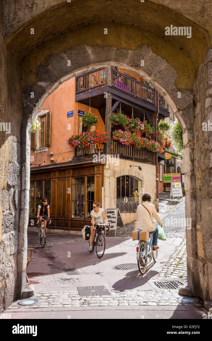 Francia, Haute Savoie, Annecy, Old Town, Cote Perriere y porte Perriere Foto de stock