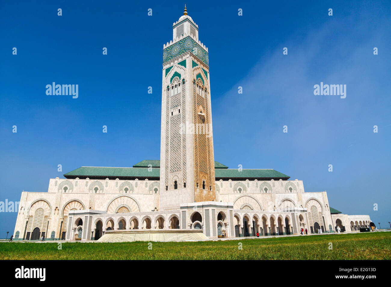Marruecos Casablanca Gran Mezquita Hassan II, de estilo árabe musulmán construido por el arquitecto Michel Pinseau en 1986 que posee el Foto de stock