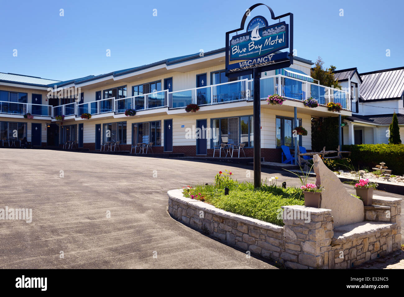 Blue Bay Motel en Tobermory, Ontario, Canadá Foto de stock