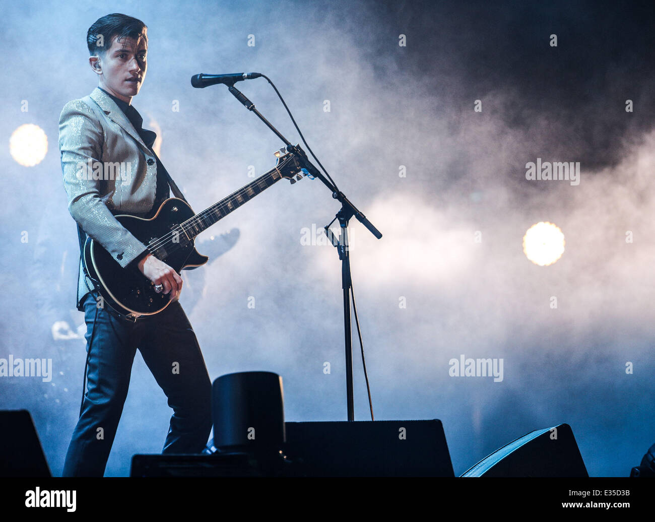 El Festival de Glastonbury 2013 - Día 1 - actuaciones presentando: Alex  Turner, Arctic Monkeys donde: Glastonbury, Reino Unido cuando: 28 Jun 2013  Fotografía de stock - Alamy
