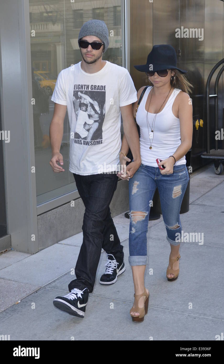 La familia 'moderna' la actriz Sarah Hyland y novio Matt Prokop