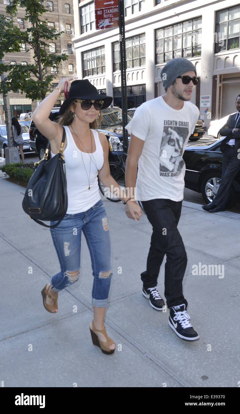 La familia 'moderna' la actriz Sarah Hyland y novio Matt Prokop