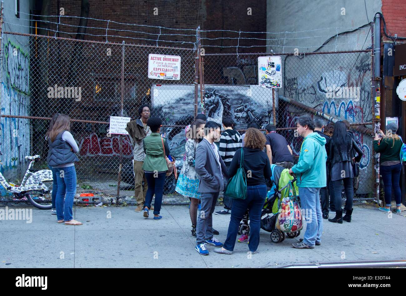 British Artista De Graffiti Banksy Obtiene Politico En Su Ultimo