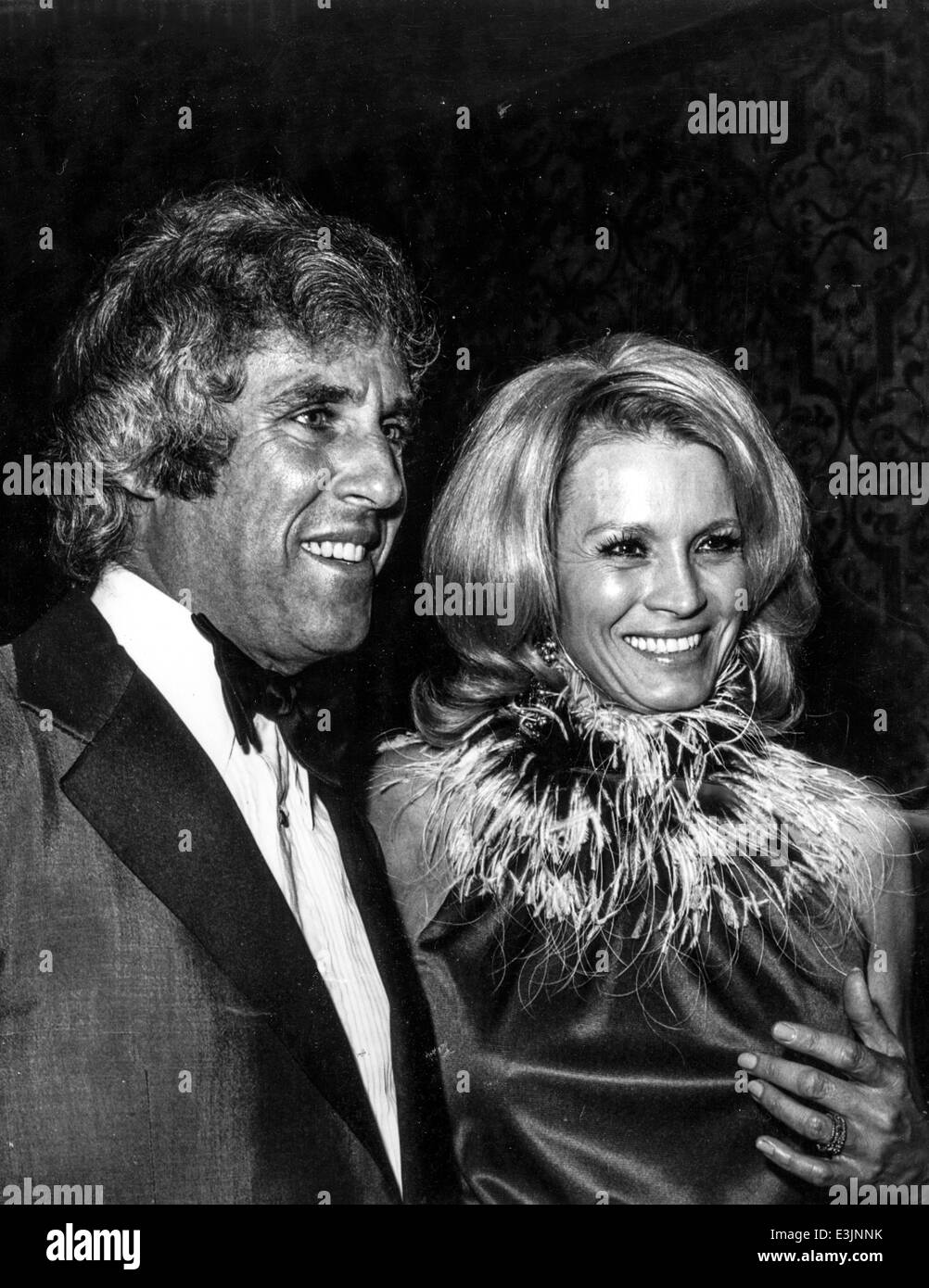 Burt Bacharach y Angie Dickinson,1976 Foto de stock