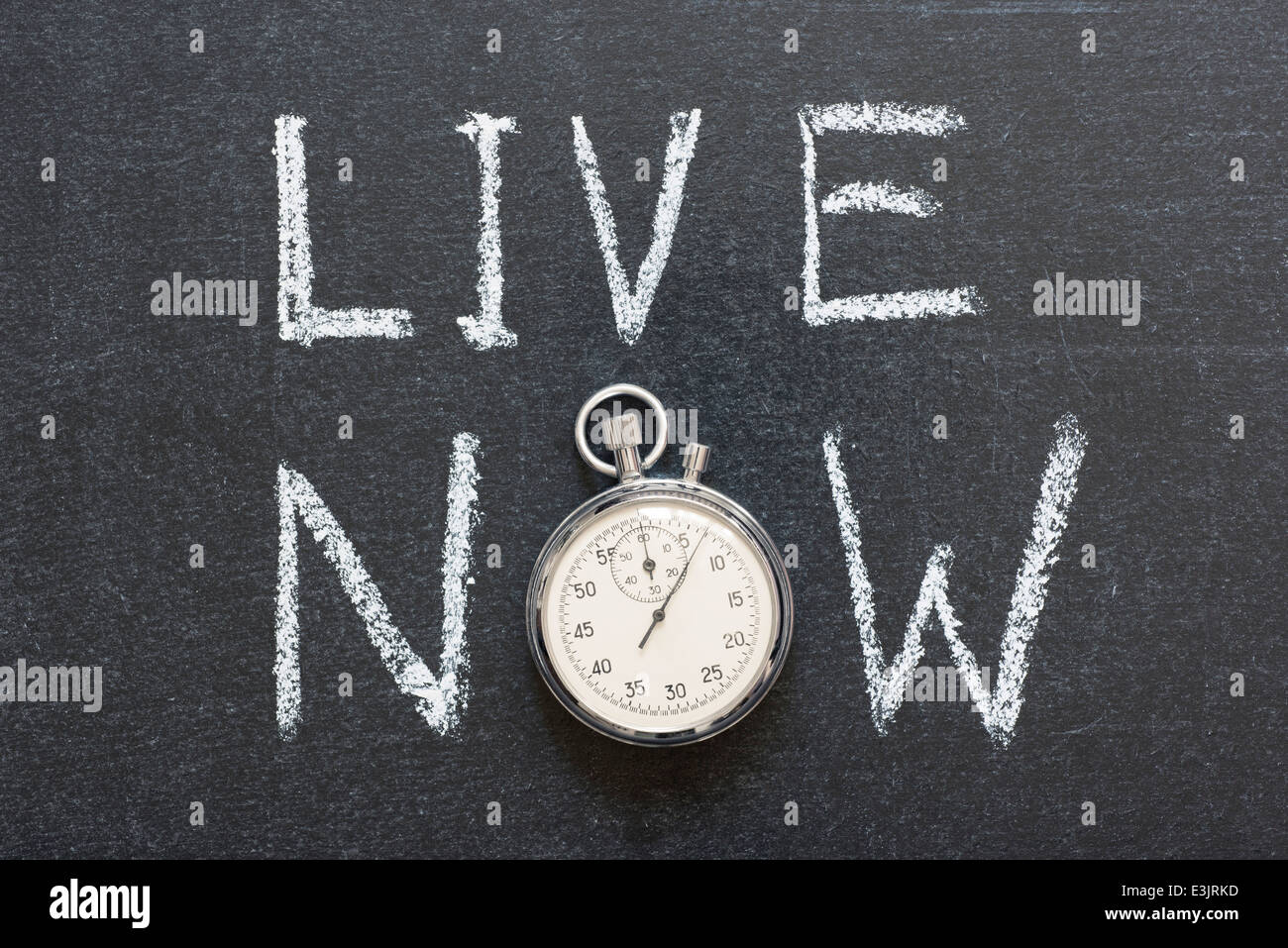 We live каталог. Live now banner. Live now. Live me now. Сирша ронан 2023.