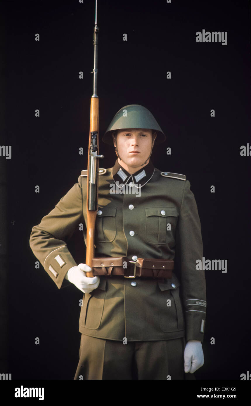 Soldado de la guardia DDR,Berlín oriental,70's Foto de stock