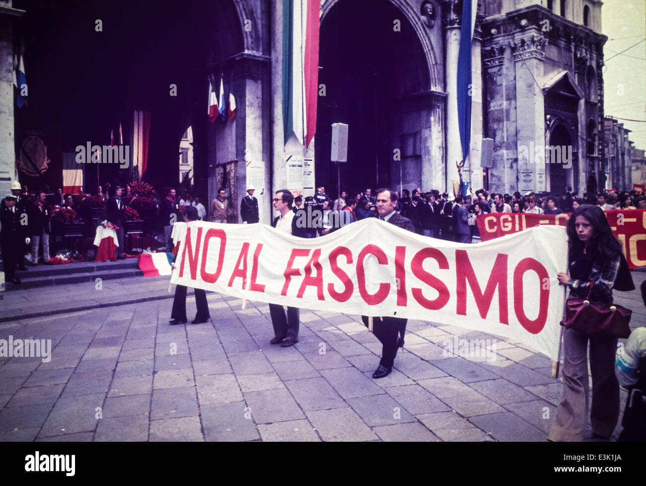 Manifestación antifascista,Milán,70's Foto de stock