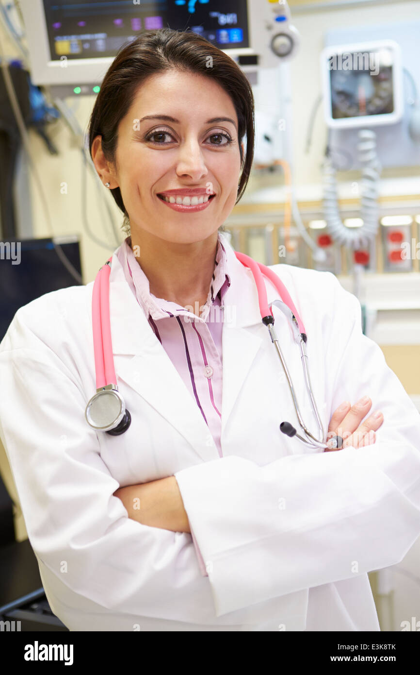 Retrato de mujer Doctor en Urgencias Foto de stock