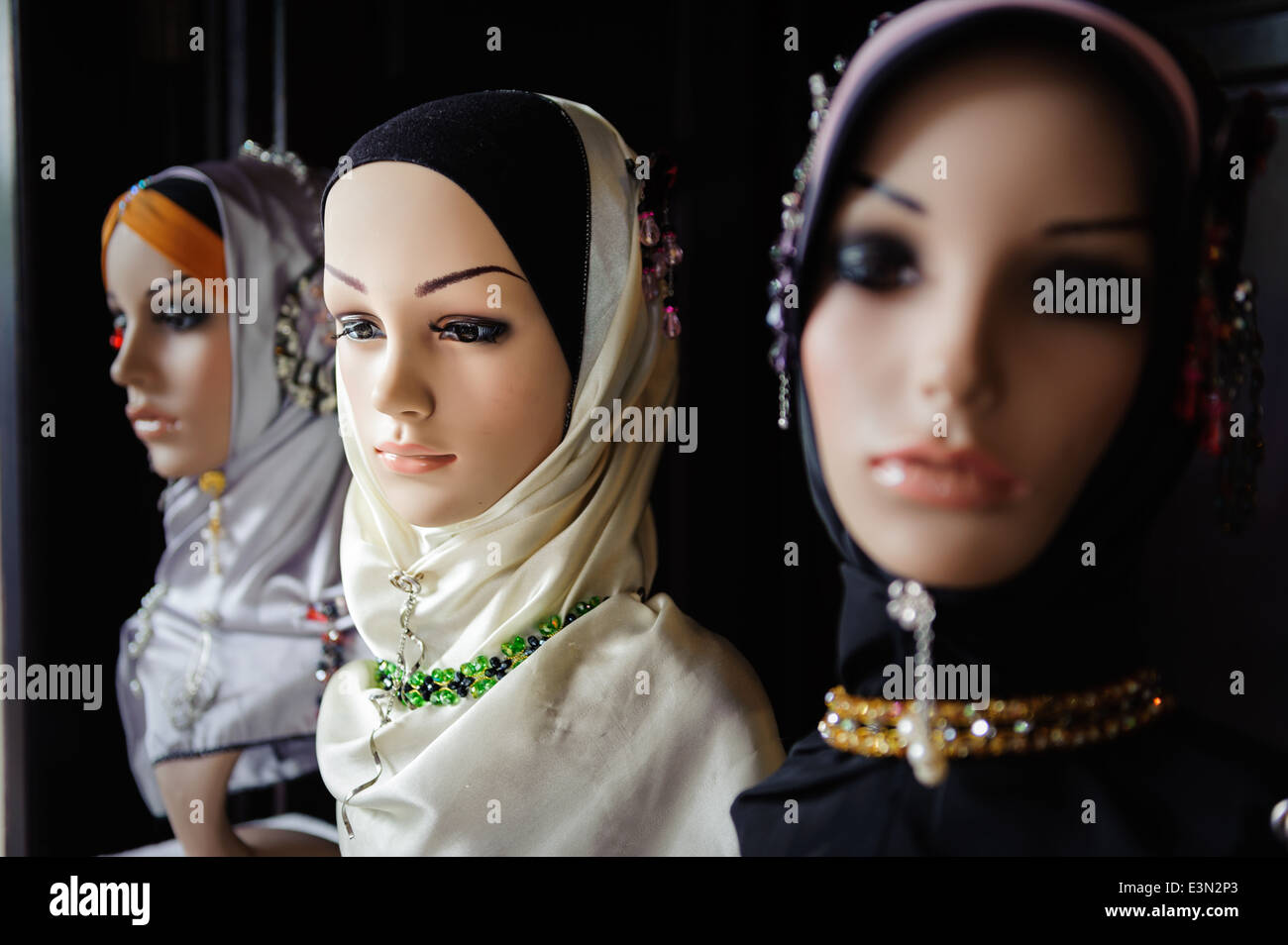 Maniqui de población musulmana, Kuching, Malasia Foto de stock