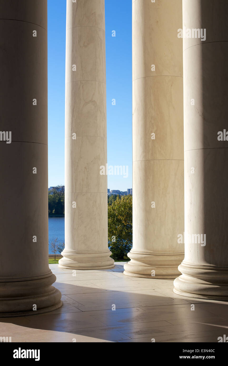 Las columnatas en el Jefferson Memorial en Washington DC, Estados Unidos. Foto de stock