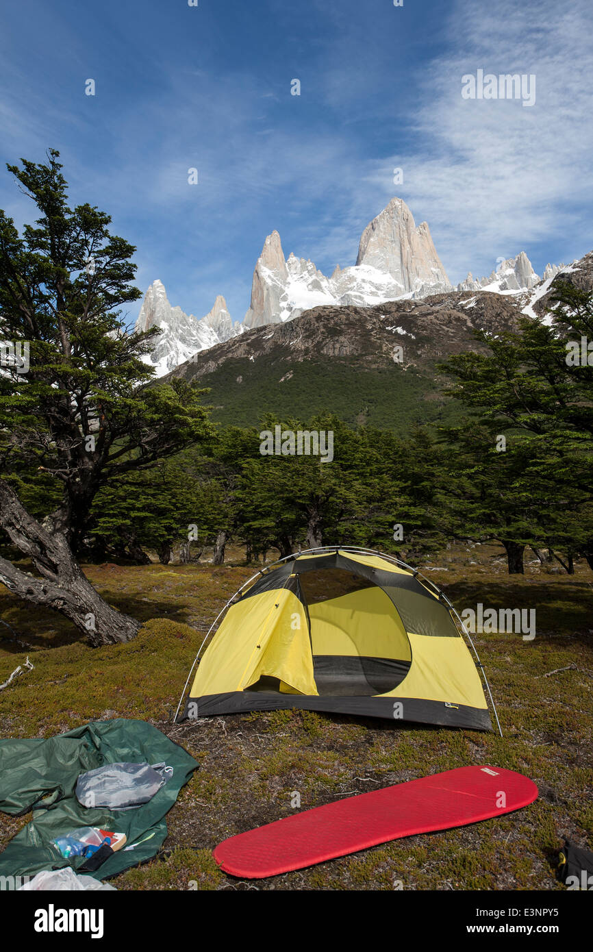 Campamento Poincenot y el Monte Fitz Roy, macizo. Parque Nacional Los