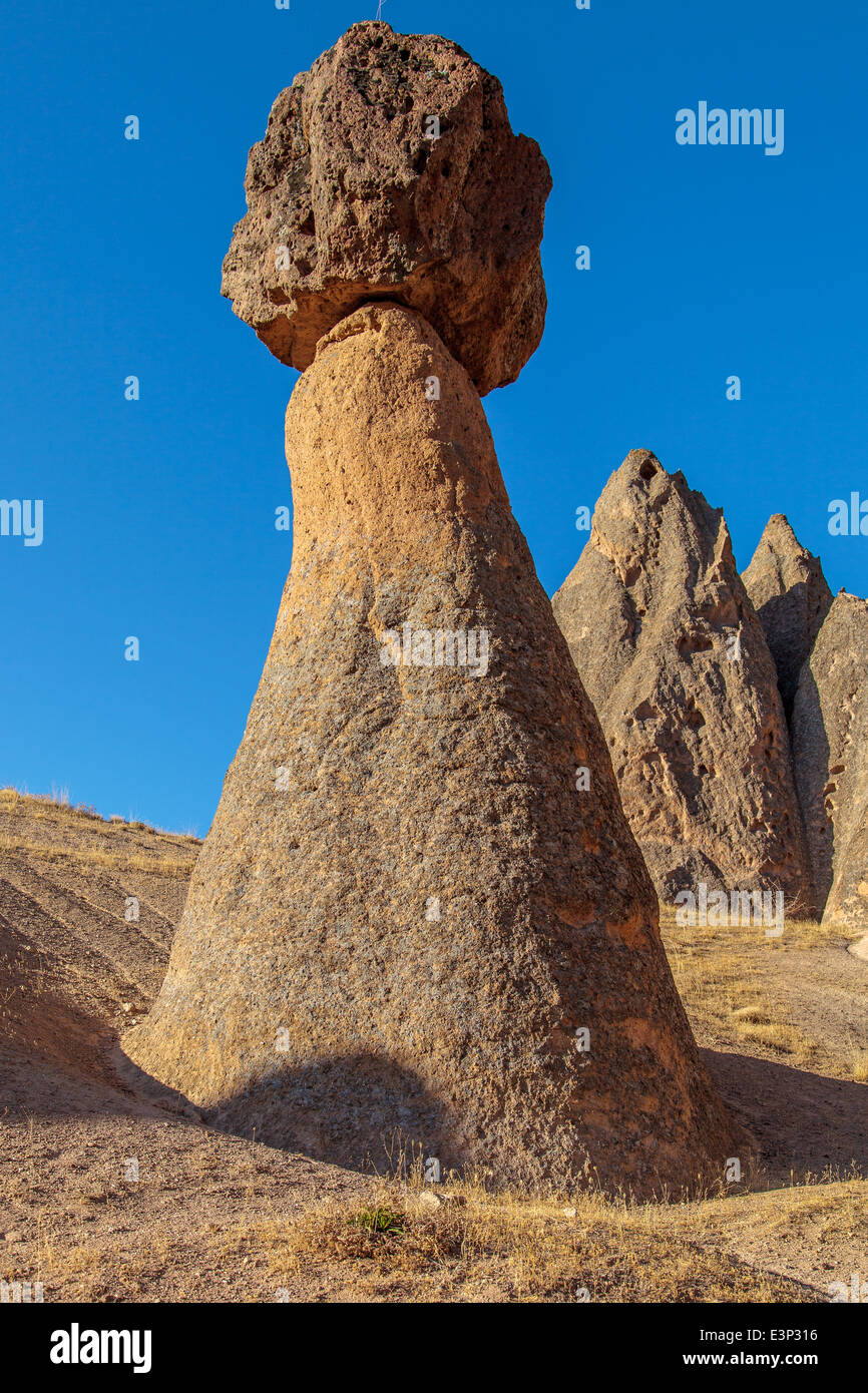 Extraña formación de rocas en Selime Foto de stock