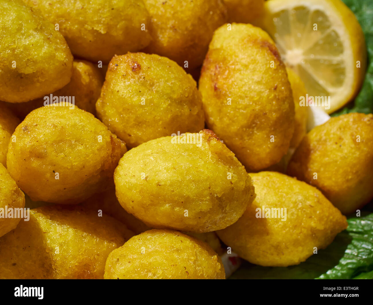 Kibbeh, aperitivos fritos del Medio Oriente Foto de stock