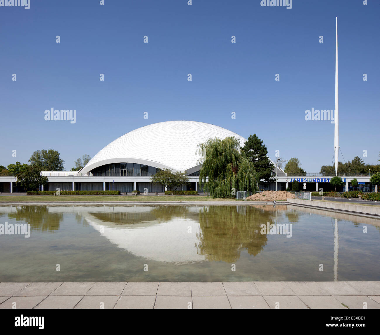 Jahrhunderthalle convention center, sala de conciertos y lugar, Frankfurt am Main, Hesse, Alemania Foto de stock