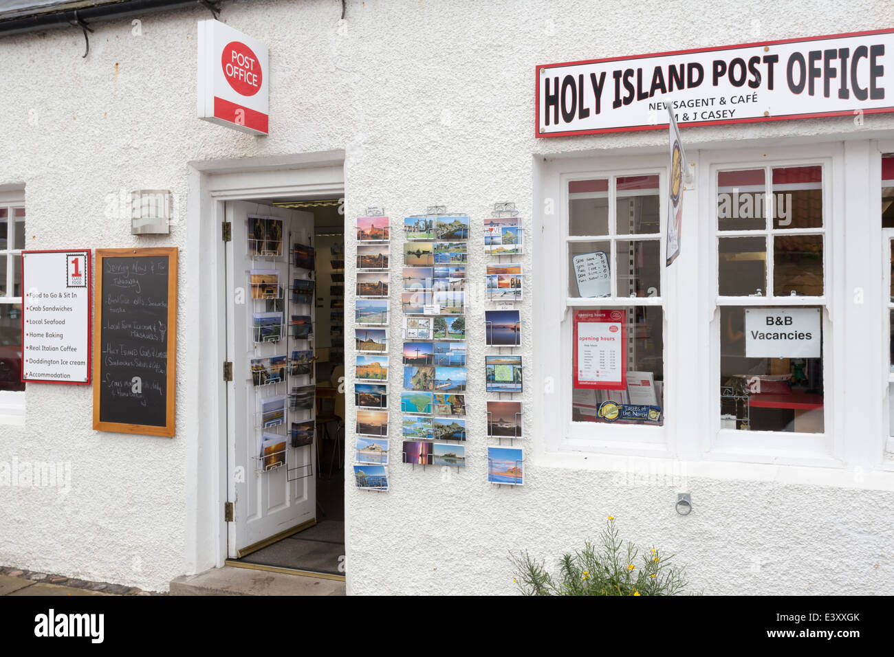Oficina de correos en la isla sagrada de Lindisfarne Foto de stock