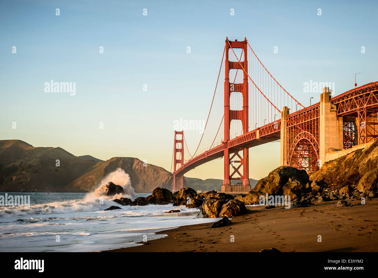 Vista de la playa desde el puente Golden Gate, San Francisco, California, Estados Unidos Foto de stock