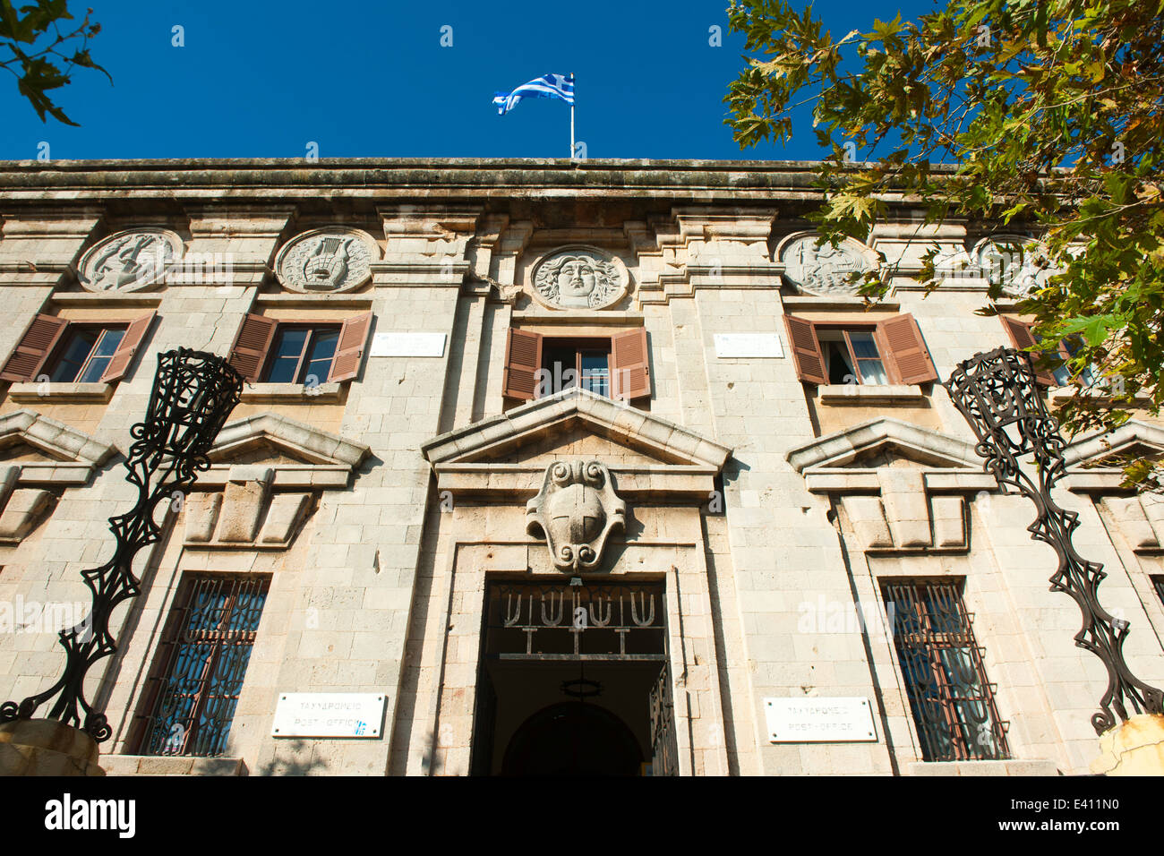 Griechenland, Dodekanes, Rodas, Rhodos-Stadt, Neustadt, Fassade der Hauptpost Foto de stock
