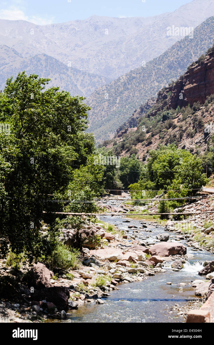 Río Ourika, Valle de Ourika, las montañas del Atlas, Marruecos Foto de stock