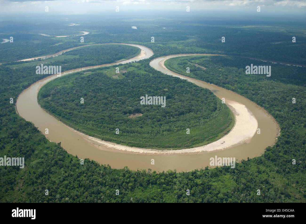 Vista aérea de un gran meandro del río Ichilo (que forma