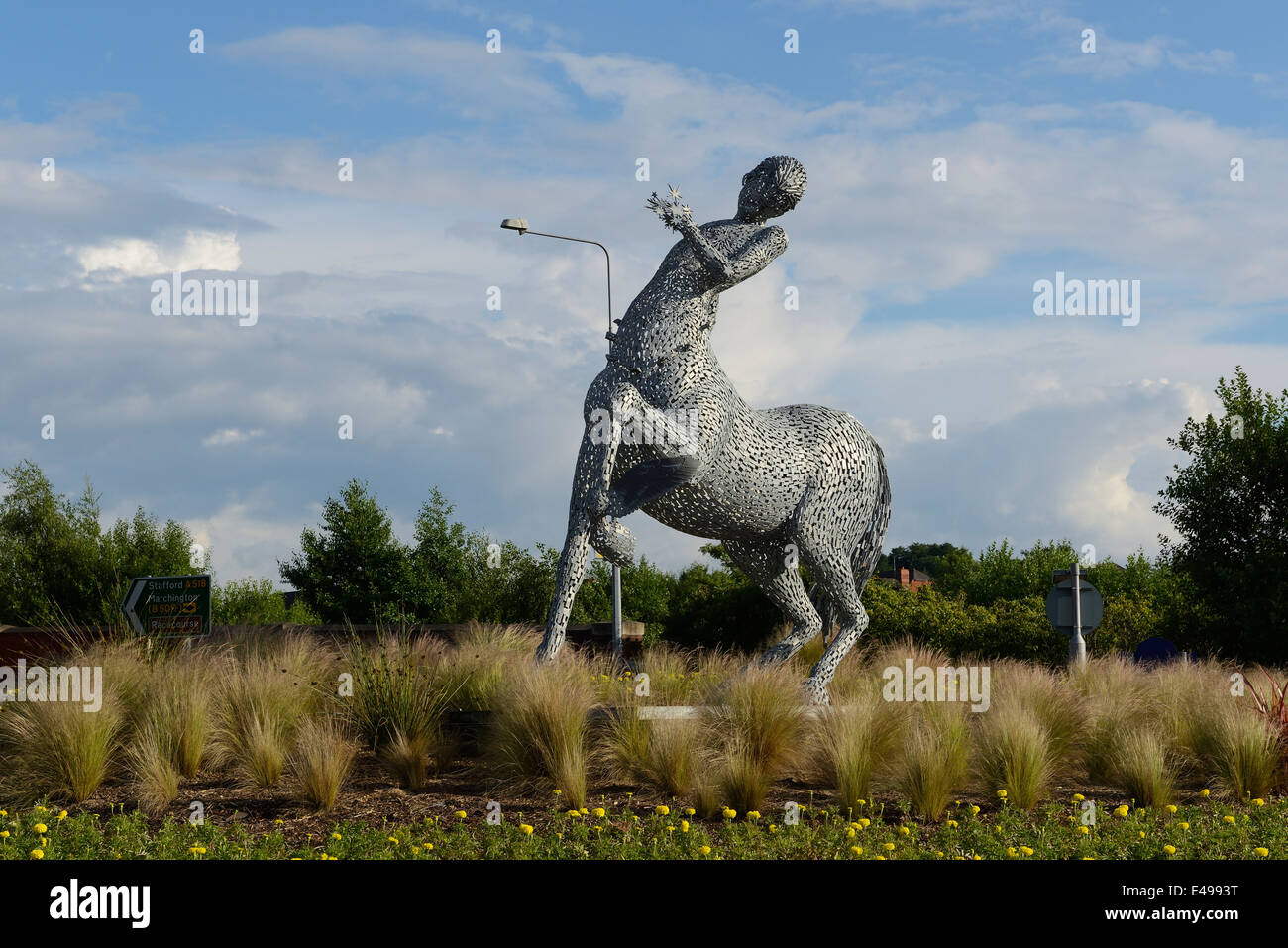Uttoxeter escultura de arte público de un centauro por el escultor Andy Scott Foto de stock