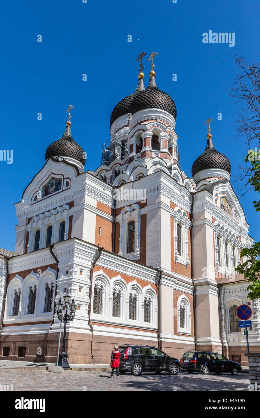 Vista exterior de una iglesia ortodoxa en la capital, Tallin, Estonia, Europa Foto de stock