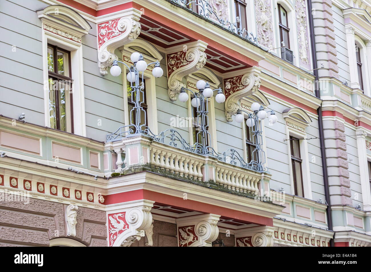 Arquitectura de estilo Art Nouveau localmente conocido como Jugendstil, Riga, Letonia, Europa Foto de stock