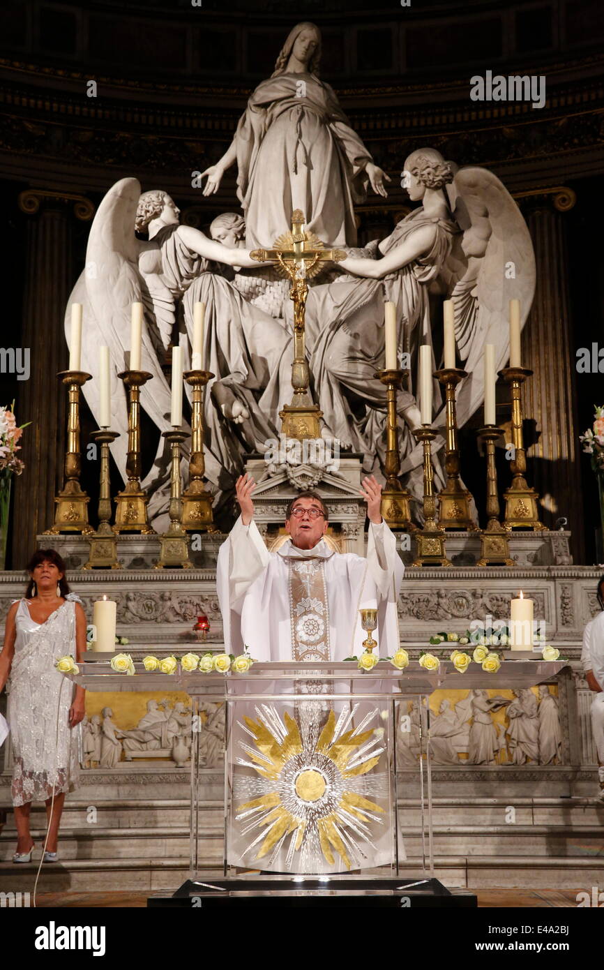 Masa brasileña en La Madeleine iglesia católica, París, Francia, Europa Foto de stock