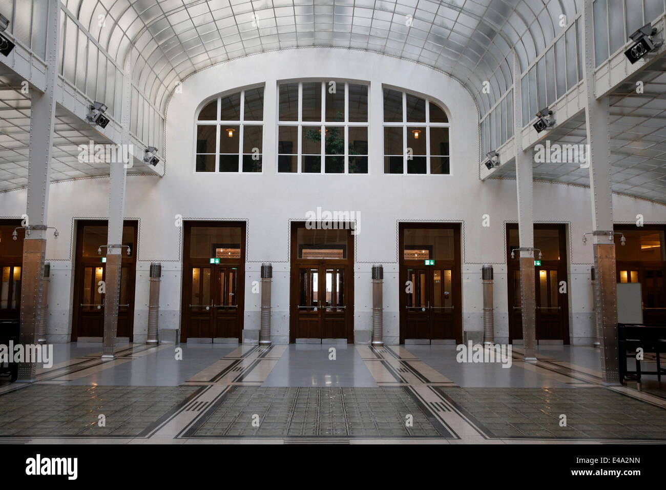 El Banco de Ahorro Postal austríaco building, un edificio modernista en Viena, construido por el arquitecto Otto Wagner, en Viena, Austria Foto de stock