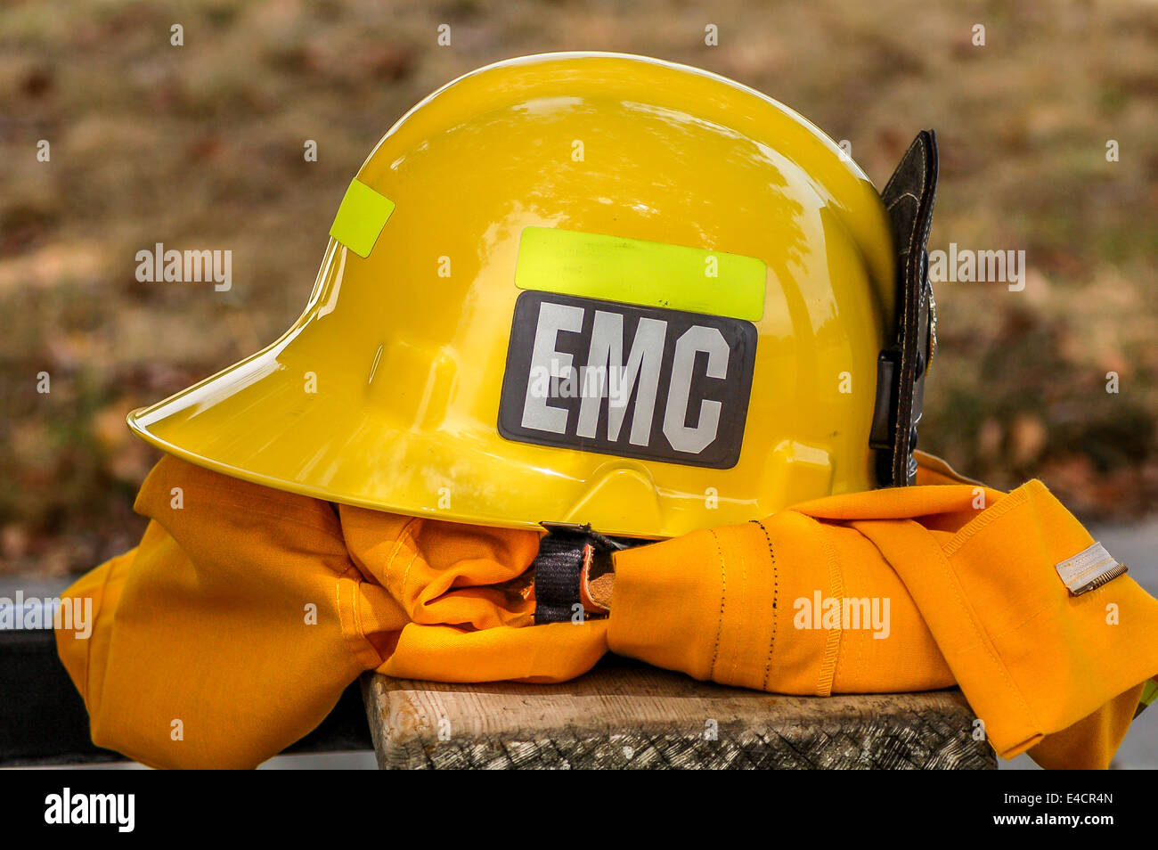 Casco de bomberos fotografías e imágenes de alta resolución - Alamy
