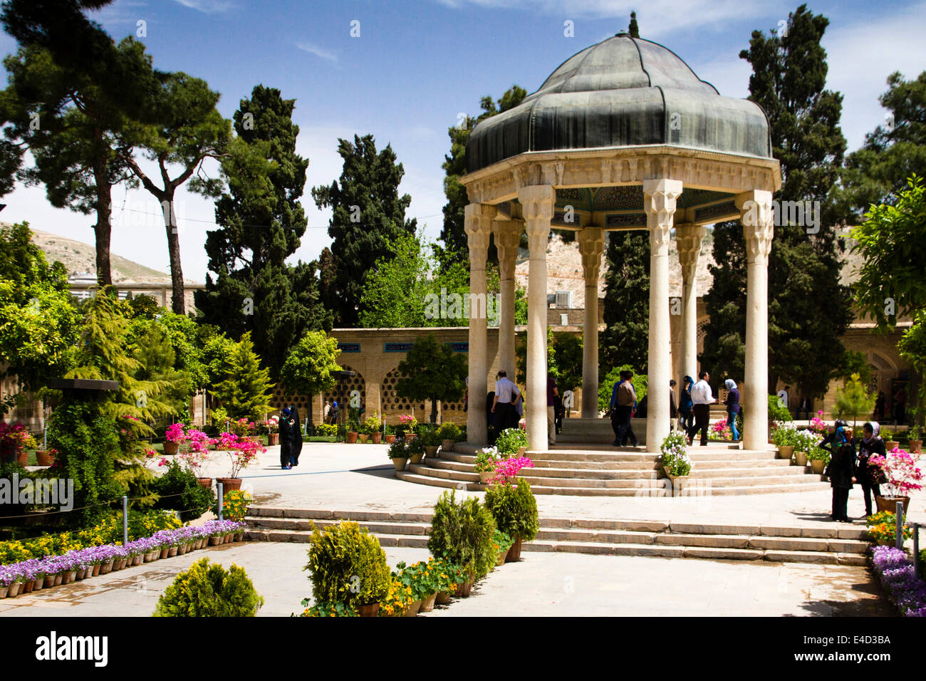 La Tumba de Hafez, en memoria del célebre poeta persa Hafez, Schiraz, Fars, Irán Foto de stock