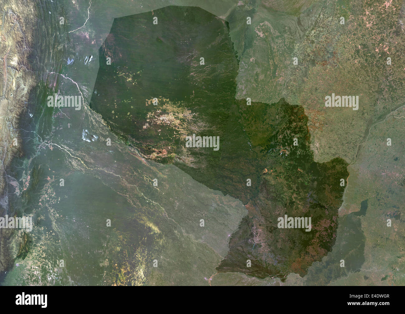 Paraguay, América del Sur, imagen de satélite en color verdadero con máscara. Vista satélite del Paraguay (con máscara). Esta imagen fue compilado Foto de stock