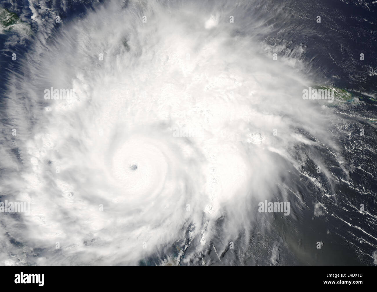 El huracán Iván, el Océano Atlántico, el 09/09/2004, Imagen de satélite de color verdadero. El huracán Iván el 9 de septiembre de 2004 sobre la Carribea Foto de stock