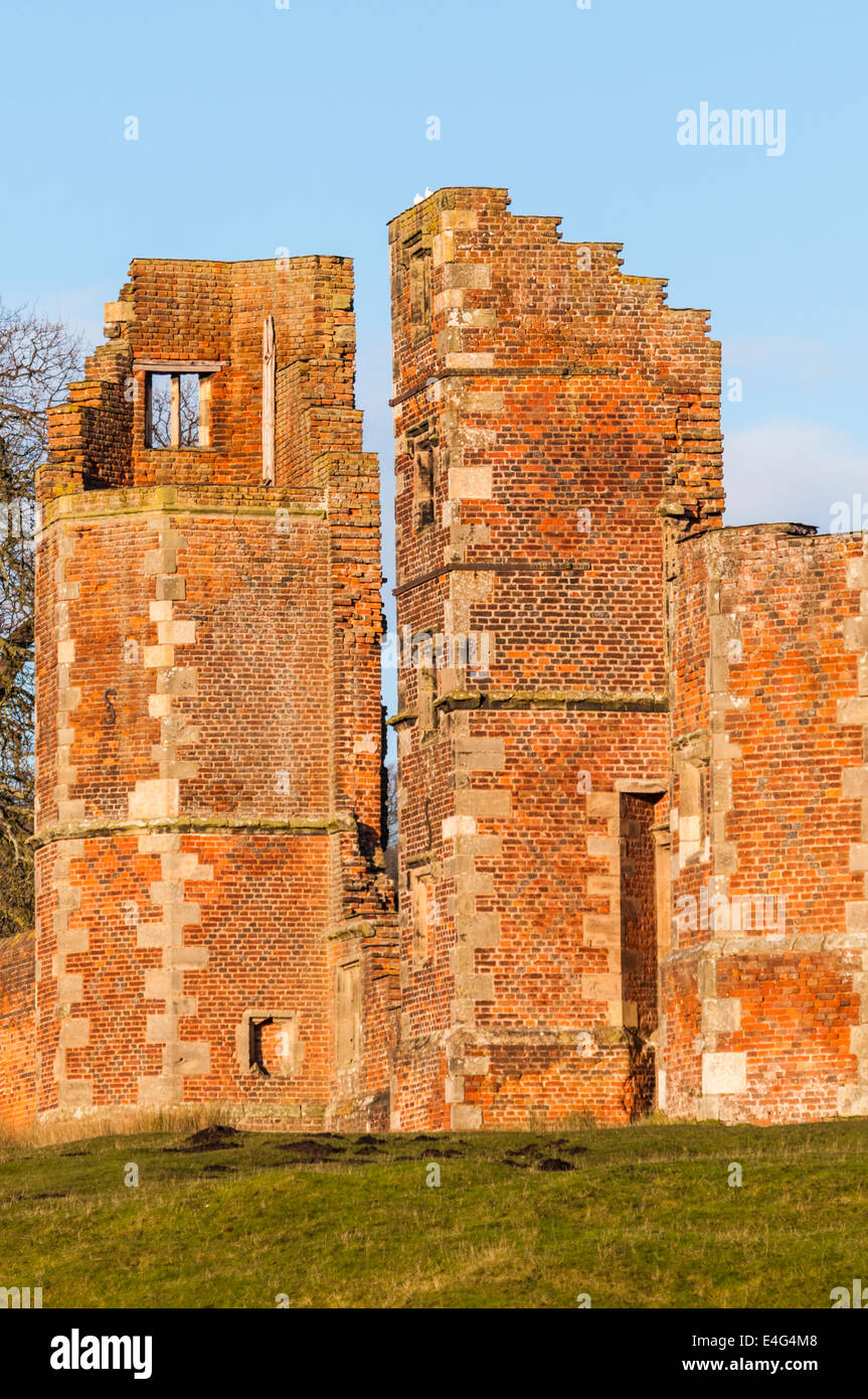 Ruinas de Casa Bradgate un período Tudor House, situado en Bradgate Park. Casa de Familia de Lady Jane Grey Foto de stock