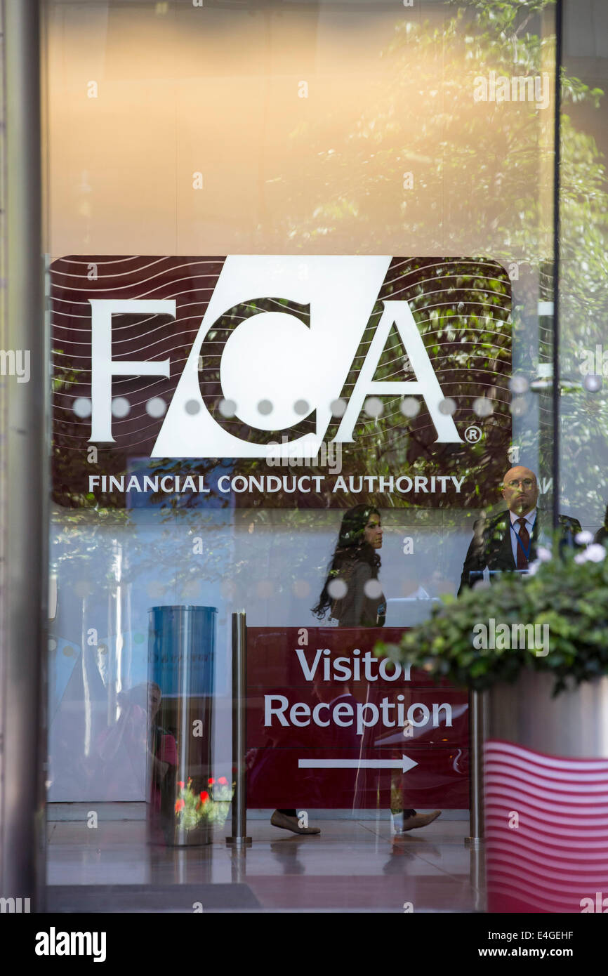 La FCA, la conducta financiera competente, en Canary Wharf, Londres, Reino Unido. Foto de stock