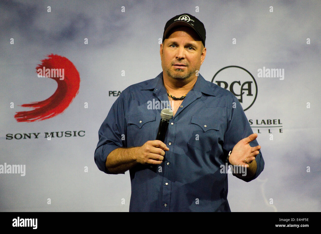 Nashville, Tennessee, 10 de julio de 2014. Garth Brooks, artista de música country, habla en una conferencia de prensa Foto de stock