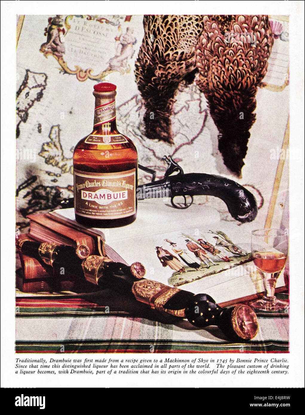 1950 Anuncio para DRAMBUIE licor en revista británica fechado en agosto de  1956 Fotografía de stock - Alamy