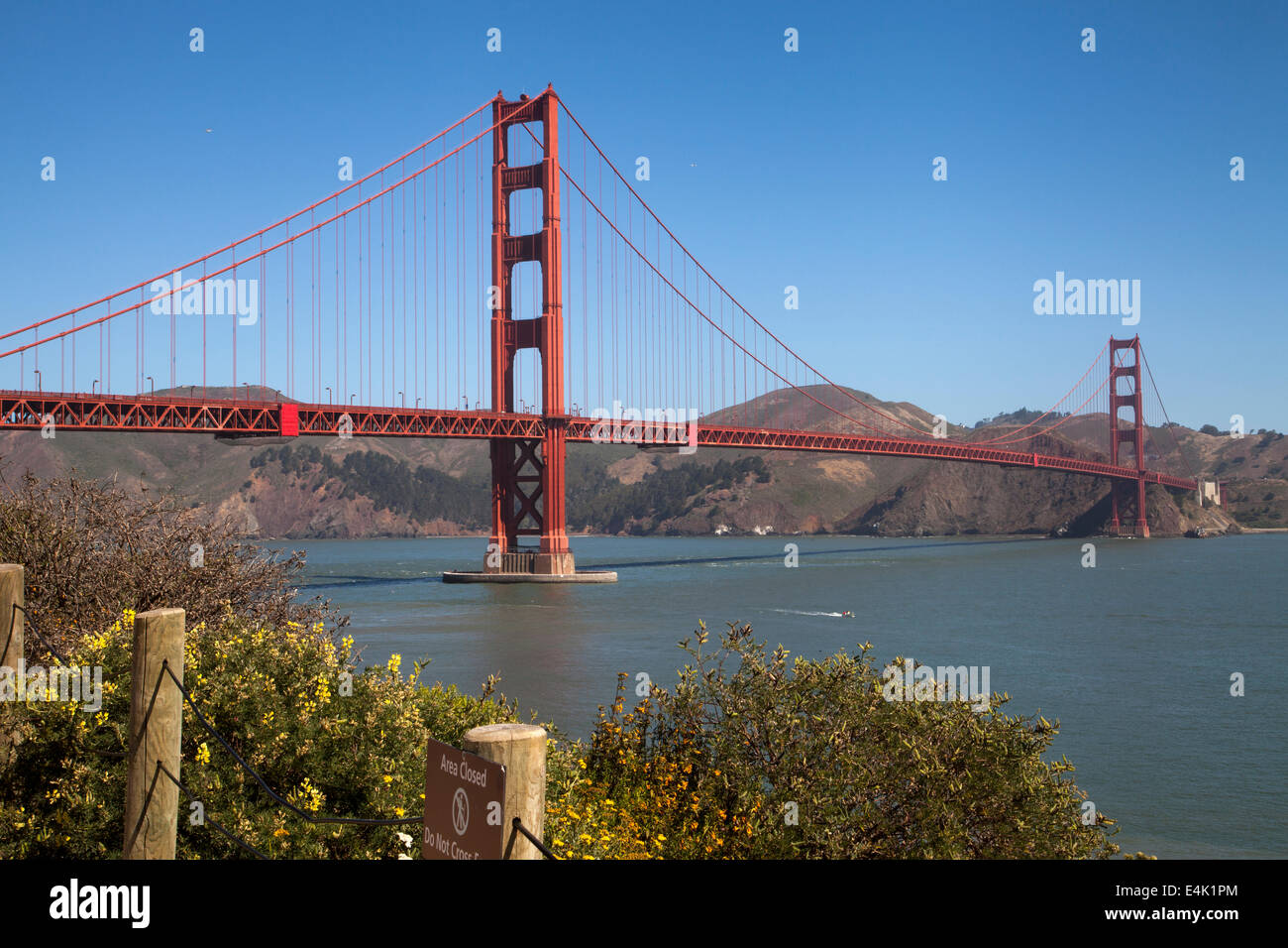 Puente Golden Gate vista desde Fort Point, San Francisco, California, EE.UU. Foto de stock
